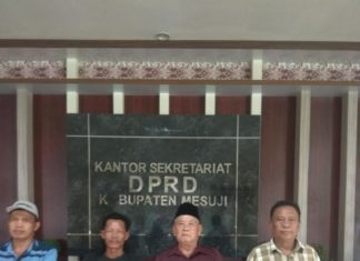 Lagi, Kades gedung Mulya di laporkan warga ke inspktorat dan DPRD
