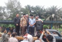 AWPI Lamteng Sampaikan Tuntutannya Lewat Orasi di Kantor Bupati dan DPRD Lamteng