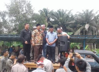 AWPI Lamteng Sampaikan Tuntutannya Lewat Orasi di Kantor Bupati dan DPRD Lamteng