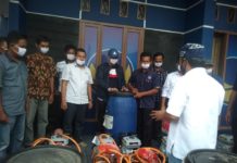 DPD NASDEM Lamteng Bagikan Mesin Penyemprot Disinfektan, Cegah Penyebaran Virus Corona