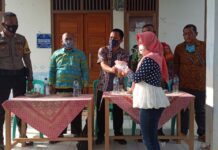 Muhtarudin Realisasikan Dana BLT DD 2020 Kampung Jukuh Kemuning