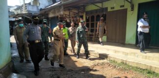 Team Gugus Covid-19 Kabupaten Adakan Monitoring Di Posko Relawan Desa Negeri Jemanten