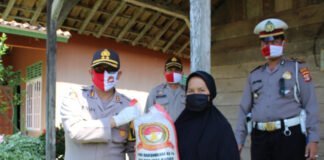 Hari Bhayangkara 74, Polres Way Kanan dan Jajaran Bakti Sosial Serentak