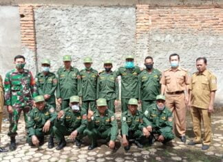 BABINSA KORAMIL 06 BARADATU Laksanakan KomSos Sekaligus Cek Kesiapan Linmas Desa Dalam Pengamanan Pilkada