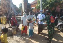 Cegah Penyebaran Covid-19, Babinsa Koramil 427-05/Banjit Terus Sosialisasi Tetap Patuh Protokol Kesehatan