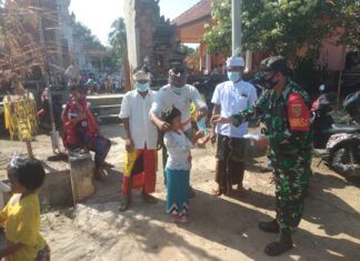 Cegah Penyebaran Covid-19, Babinsa Koramil 427-05/Banjit Terus Sosialisasi Tetap Patuh Protokol Kesehatan