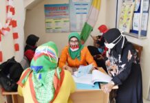 Tim Penilai Kesatuan Gerak PKK Bangga Kencana Tinjau Lokus Metro Pusat