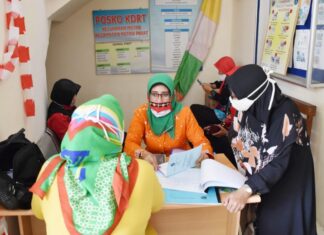 Tim Penilai Kesatuan Gerak PKK Bangga Kencana Tinjau Lokus Metro Pusat