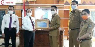 Pemkab Lamtim Terima Piagam Penghargaan dari Kemenkeu