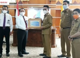 Pemkab Lamtim Terima Piagam Penghargaan dari Kemenkeu