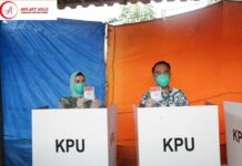 Bupati Adipati Gunakan Hak Pilih Di TPS 03 Bumi Ratu, Dan Sekda Saipul Di TPS 05 Negara Batin Way Kanan