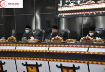 DPRD Kota Metro Gelar Rapat Paripurna, Walikota Metro Achmad Pairin Berikan Tanggapan Dua Raperda Inisiatif