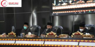 DPRD Kota Metro Gelar Rapat Paripurna, Walikota Metro Achmad Pairin Berikan Tanggapan Dua Raperda Inisiatif