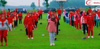 Bupati Lamsel Nanang Dan Ketua TP PKK Winarni Awali Aktivitas Pagi Dengan Senam Bersama Masyarakat Desa