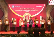 Bupati Lampung Barat H. Parosil Raih Penghargaan Kabupaten Terinnovatif Dalam Gelaran (IGA)