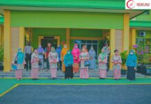 Peringati Hari Ibu, Bhayangkari Berbagi Sabun Dan Masker Di Beberapa Tempat