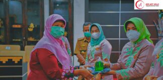 GOW Metro Beri Santunan Kaum Duafa Pada Peringatan Hari Ibu Ke-92