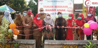 Resmikan Taman Bermain Anak, Winarni Pesan Agar Hak Anak Dapat Terpenuhi