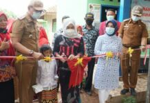 Bunda Winarni Resmikan Taman Bermain Anak Didesa Rulung Mulya