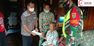 Babinsa Koramil 427-04/Bahuga Kodim 0427/Way Kanan mendampingi penyaluran Bantuan Langsung Tunai dari anggaran Dana Desa.