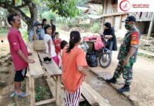 Babinsa Koramil427-02/kasui Melaksanakan Komsos Dengan Warga Binaan.