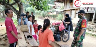 Babinsa Koramil427-02/kasui Melaksanakan Komsos Dengan Warga Binaan.