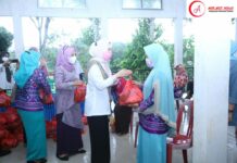 Bunda Dessy Beri Bansos HIMPAUDI Sebanyak 208 PTK PAUD Di 2 Kecamatan Way Kanan