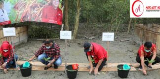 Ketua Komisi IV DPR RI Dan Bupati Lamsel Ajak Masyarakat Tanam Mangrove