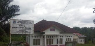 Terbengkalai,?Dua Gedung Kantor UPTD Puskeswan dan UPTD Penyuluhan Pertanian Ditumbuhi Rumput Liar