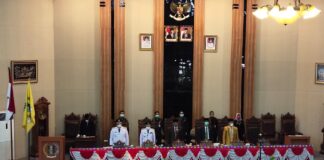 DPRD Lamtim Gelar Paripurna, Dengar Pidato Politik Bupati