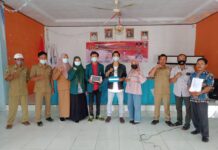 Mantap..! Mahasiswa KKN PDMD Universitas Lampung Gelar Sosialisasi Pembuatan Lampu Jalan Gratis Berbasis Tenaga Surya