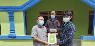 Kader HMI Lampung Timur beri bantuan Al Quran ke Masjid dan TPA