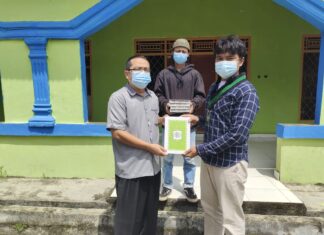 Kader HMI Lampung Timur beri bantuan Al Quran ke Masjid dan TPA