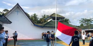 Tanamkan Jiwa Pancasila, Warga Binaan Lapas Kalianda Gelar Upacara Bendera