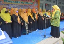 Mardiana Musa Ahmad Hadiri Kegiatan Bunga Kampung