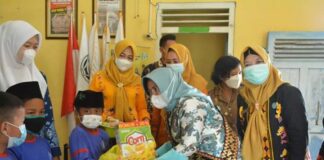 Bunda Paud Kabupaten Lampung Tengah Beri Bantuan Stimulan Anak