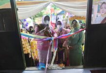 BUNDA MARDIANA MUSA AHMAD MERESMIKAN PERPUSTAKAAN KAMPUNG TERBANGGI BESAR “SEPAHIT LIDAH” PADA ACARA HARI KUNJUNG PERPUSTAKAAN & GEMAR MEMBACA KABUPATEN LAMPUNG TENGAH