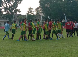 PWI Lamtim ‘Ditekel’ PJU Polres Lamtim di Lapangan Hijau Polres Setempat