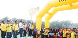 Bupati Lampung Tengah Lepas Pesrta Jalan Sehat di Segala Mider