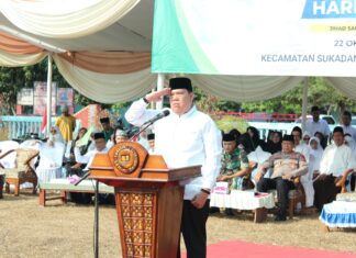Azwar Hadi Menjadi Pembina Upacara Peringatan Hari Santri Nasional