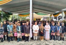 Ela-Azwar Hadi Bersama Ratusan Tokoh Adat Lampung Jalin Silaturahmi Di Rumah Kolam