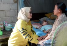 Mbak Ela Berikan Perhatian Kepada Warga Yang Sakit Lumpuh Bertahun-Tahun