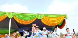 Masyarakat Kecamatan Pekalongan Antusias Sambut Ela-Azwar Hadi