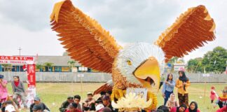 Warga Desa Kedaton Satu Meriahkan HUT RI Ke-80 Gelar Karnaval