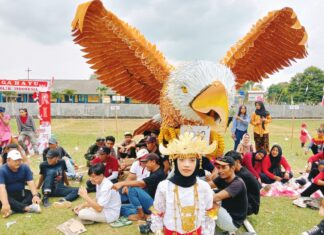 Warga Desa Kedaton Satu Meriahkan HUT RI Ke-80 Gelar Karnaval