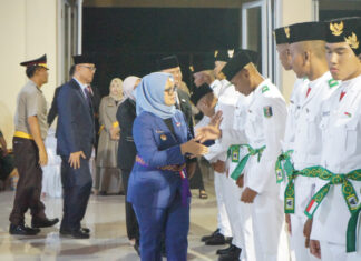 Bupati Ela Kukuhkan Anggota Paskibraka Lamtim