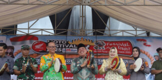 Wabup Lamtim Azwar Hadi Buka Festival Musik Kreatif Merah Putih Kabupaten Lampung Timur Tahun 2025