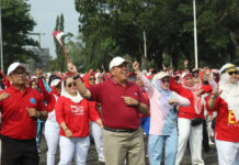Meriahkan HUT RI ke-80 Pemkab Lamtim Gelar Jalan Sehat dan Senam Bersama